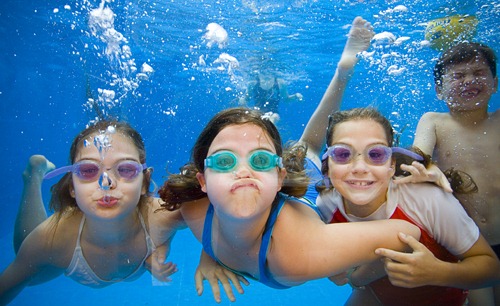 2792kids_in_pool_pd.jpg